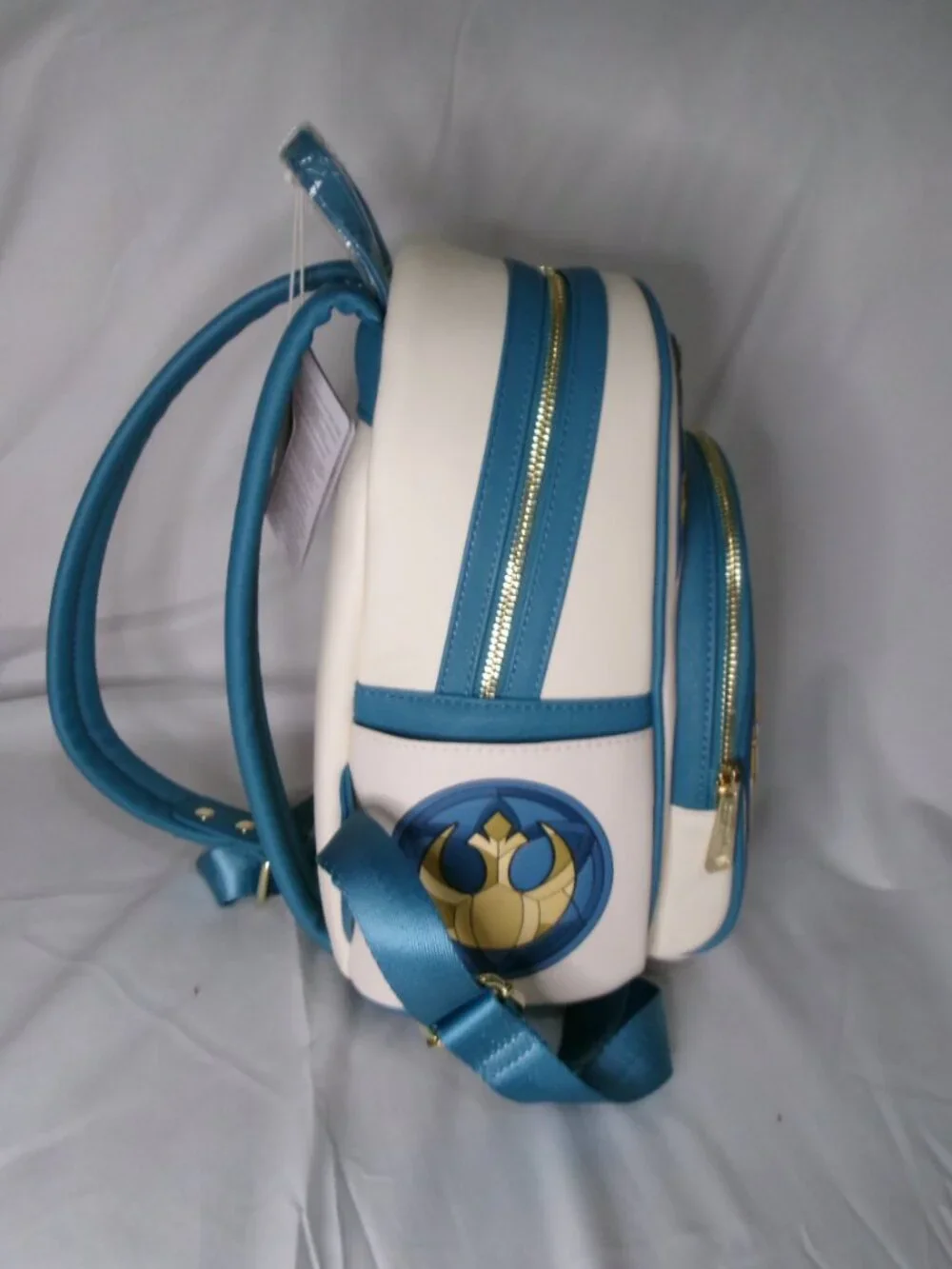 Disney Star Wars R2-D2 Loungefly Backpack with Stained Glass Background - Picture 4 of 6